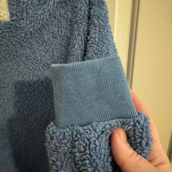 C.O.Z.Y. full zip sherpa wth hood size XXL - Picture 4 of 6